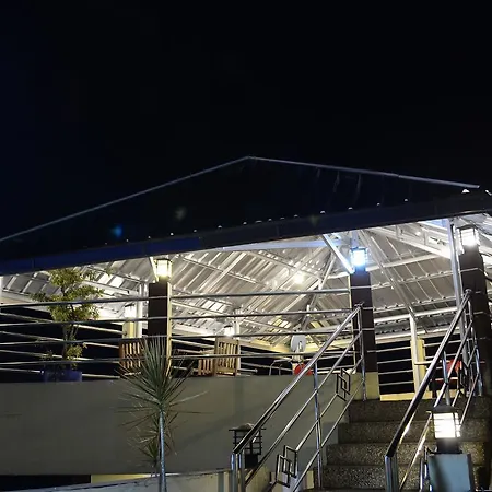 Hotel Salon Fora & Cafe-2